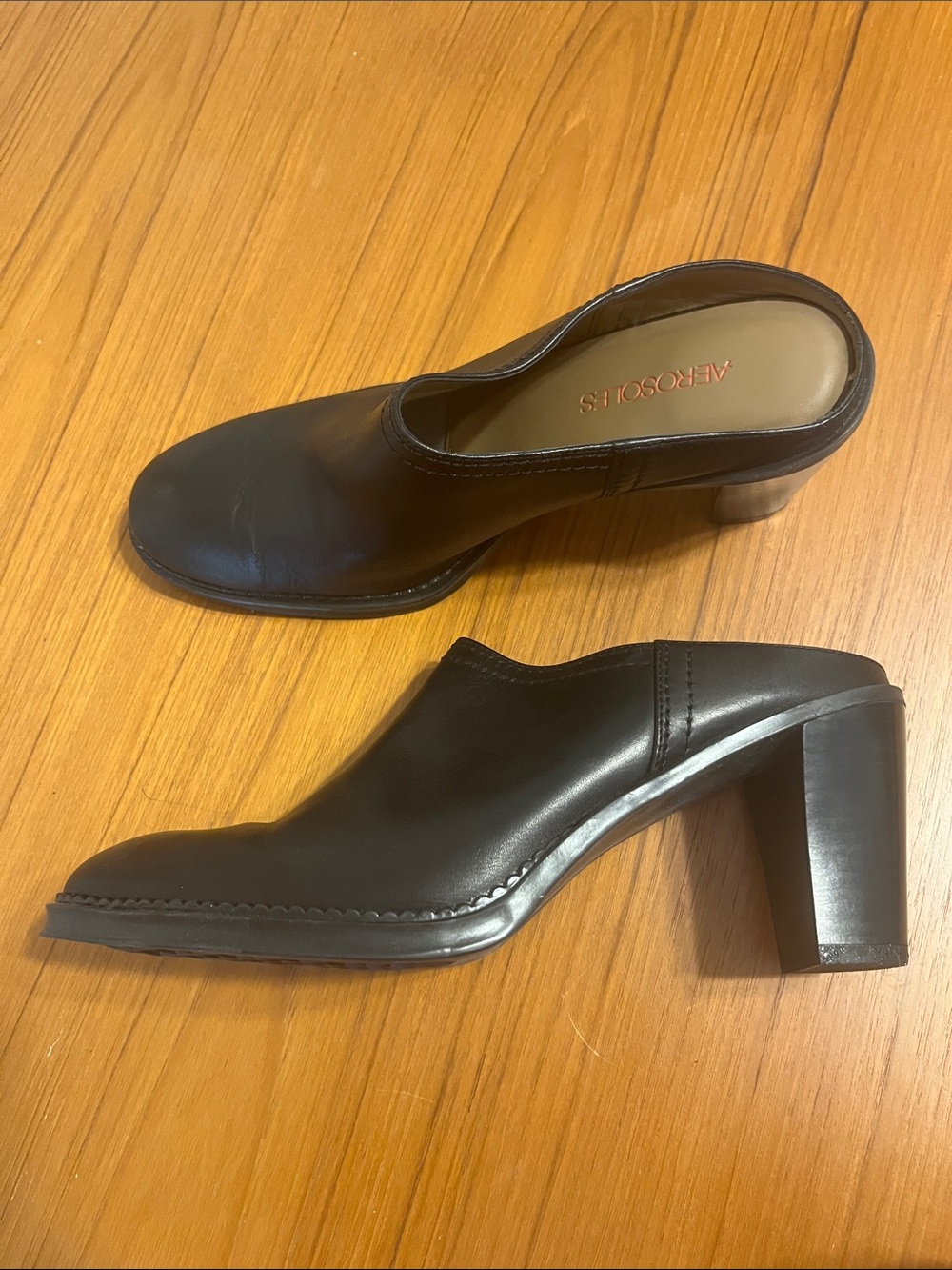 AEROSOLES Black Leather Block Heel Slip-On Mules